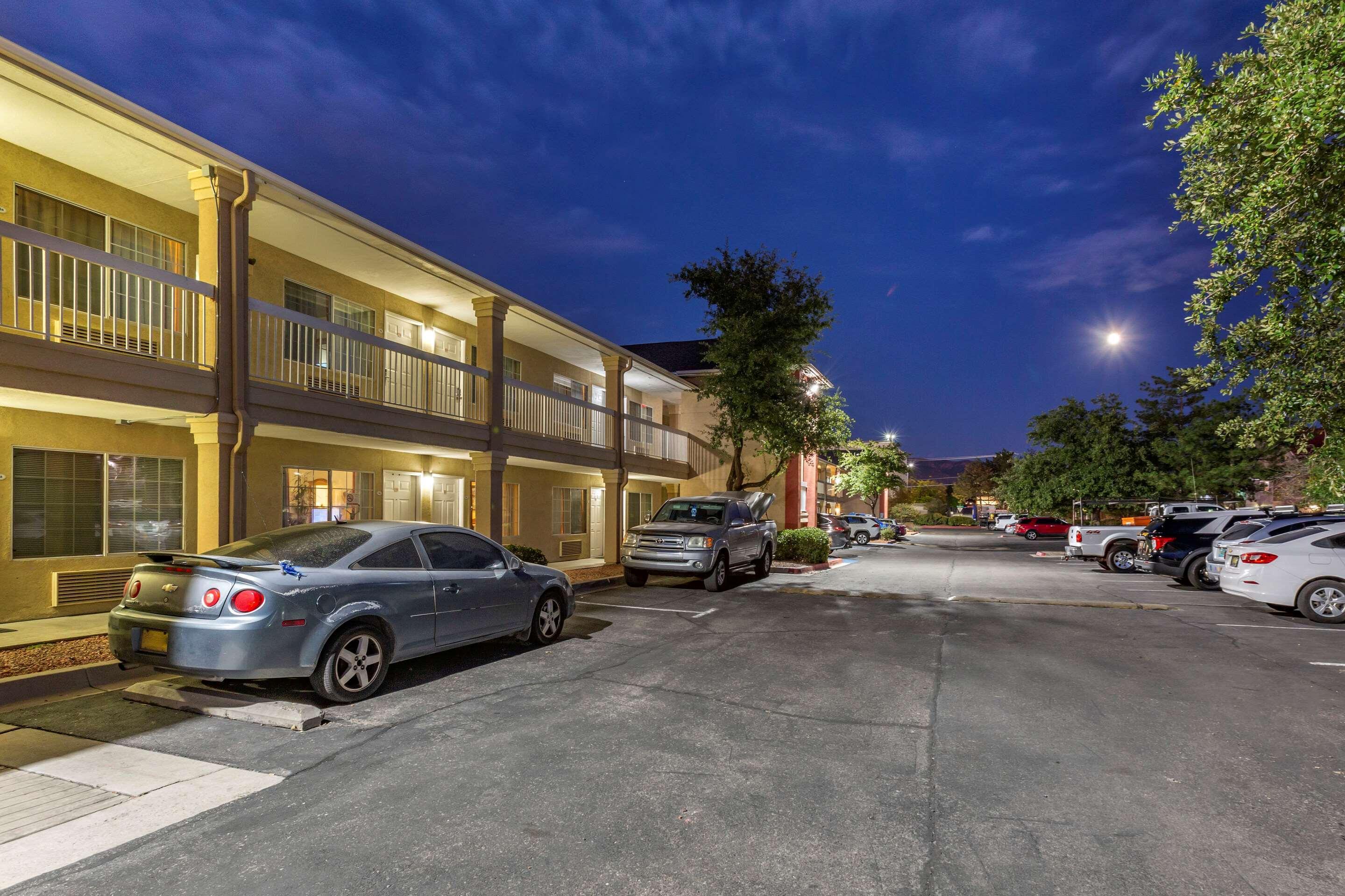 Suburban Studios Albuquerque Midtown - University Eksteriør billede